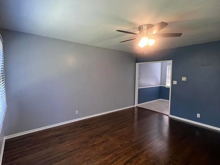 253 E Center St — Photo 2
