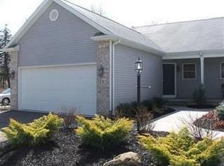 18 James Pl, Hubbard, OH