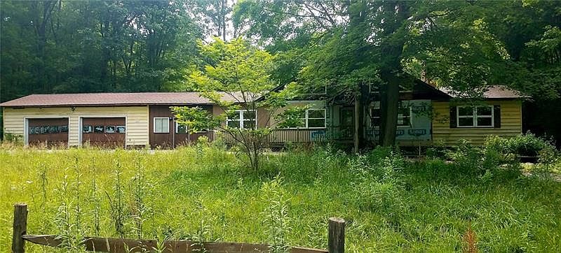 2nd image of 253 Huckleberry Hwy