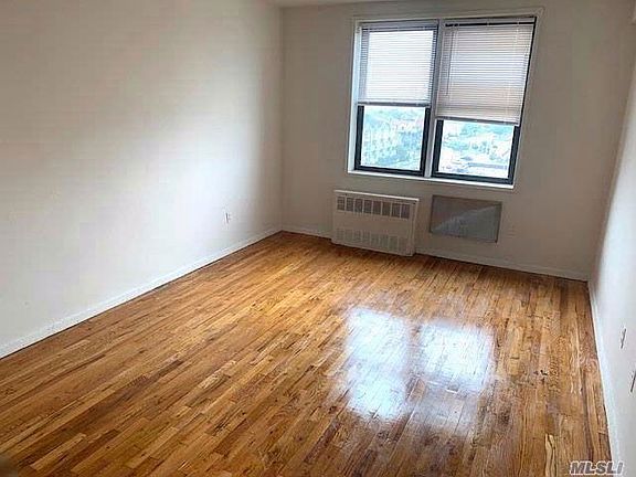 4th image of 10 Monroe Blvd APT 7L