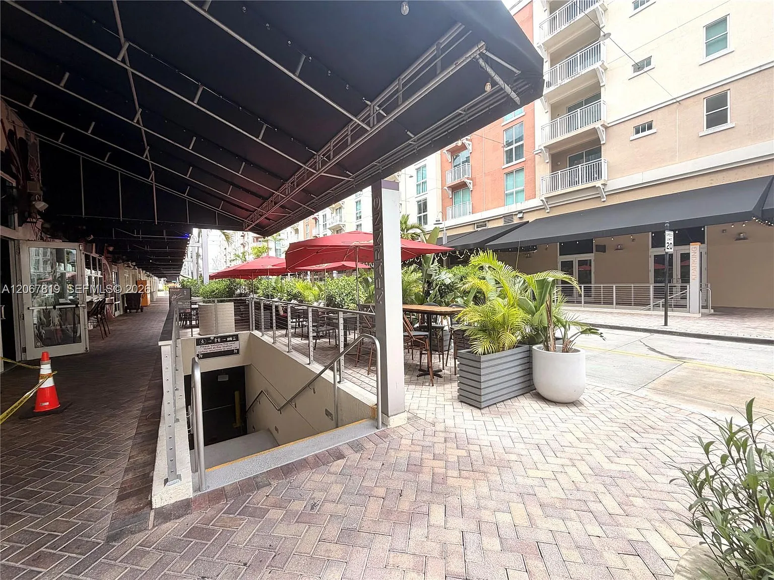 Downtown Dadeland Condo N — Photo 4