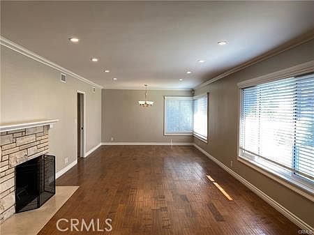3rd image of 405 Fairview Ter