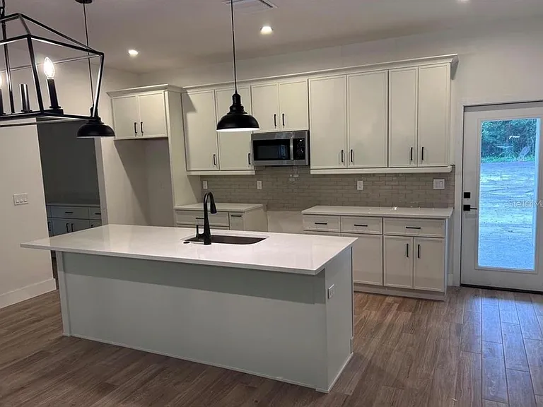 330 Kimble Ave — Photo 4