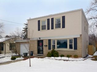 668 S 4th Ave, Des Plaines, IL 60016