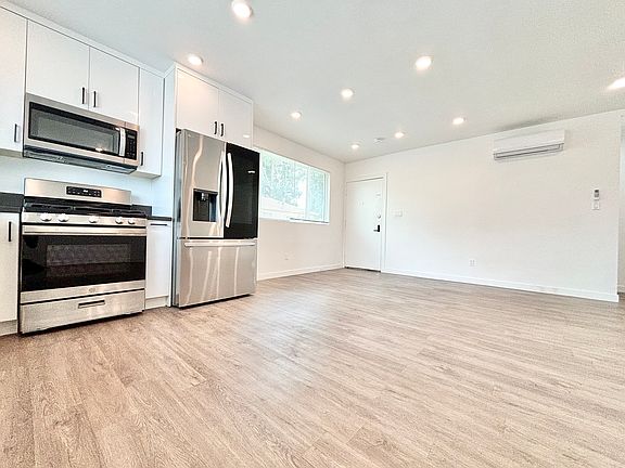5th image of 1135 S Doheny Dr #4