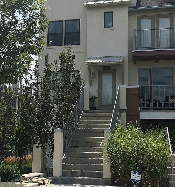 1st image of 11202 S Windward Ln