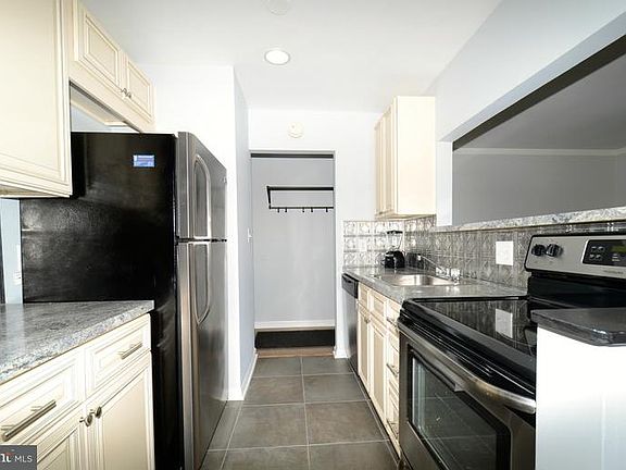 2nd image of 6431 Richmond Hwy APT 304