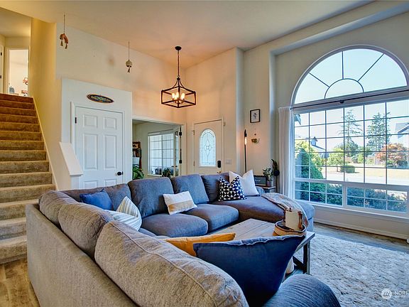 3rd image of 1860 Rock Rose Drive