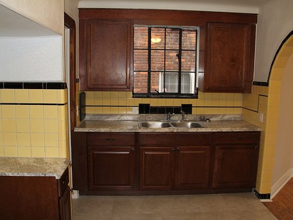 5th image of 16721 Chandler Park Dr