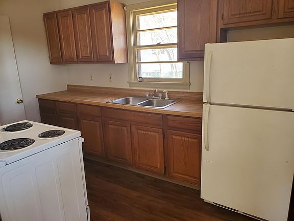 2nd image of 1403 N Broadwell Ave