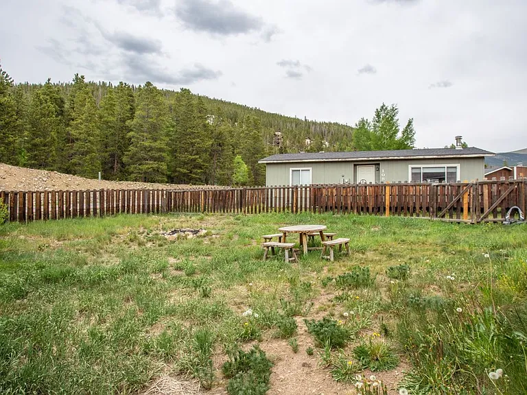 106 Reliance Dr — Photo 9