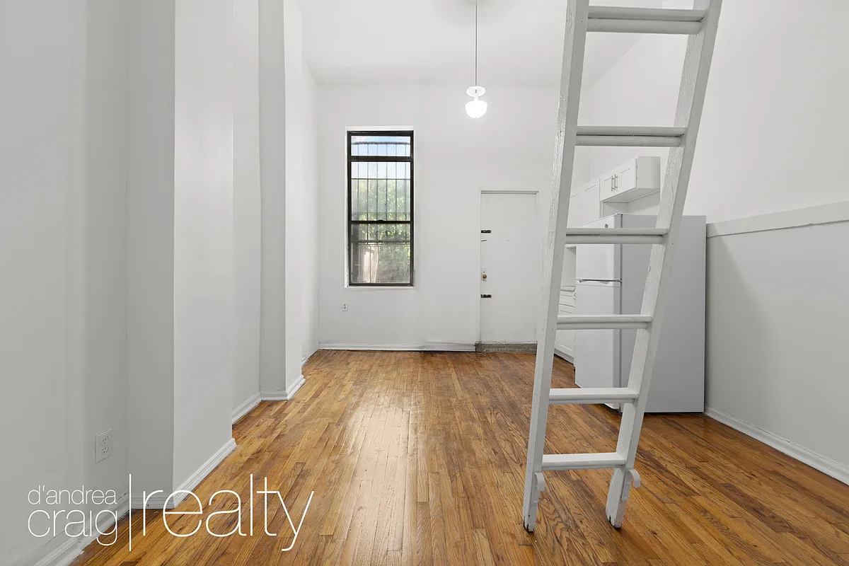Building Photo - 233 5th Ave #1R