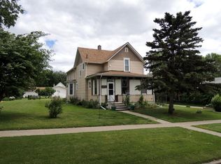 444 7th Ave NW, Valley City, ND 58072