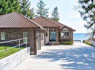5434 Lakeshore Rd, Deckerville, MI 48427