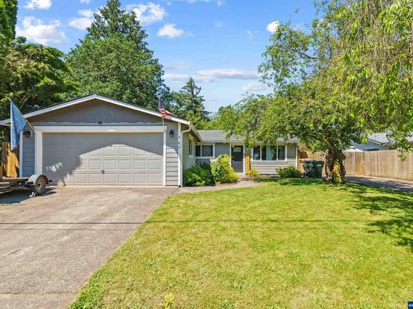 960 Poplar St, Sweet Home, OR 97386