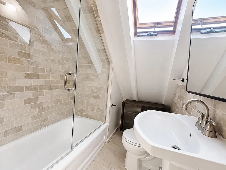 2515 W Charleston St #3 — Photo 4