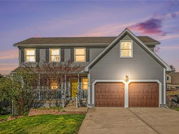 1012 NE Barnes Dr, Lees Summit, MO 64086