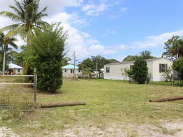 5161 SE Kingfish Avenue, Stuart, FL 34997