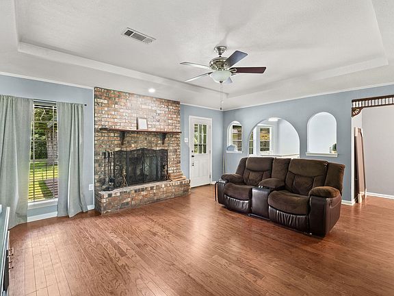 4th image of 614 Cypress St