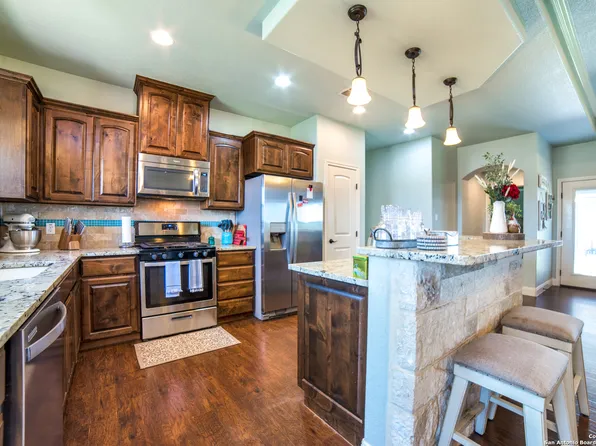 104 COUNTY ROAD 416, Stockdale, TX 78160