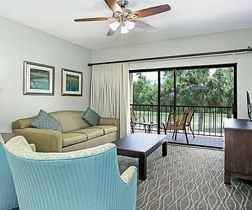 2 bed, 1038 sqft, $1,950 — Photo 2