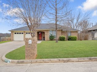 602 Hillside Dr, Kennedale, TX 76060
