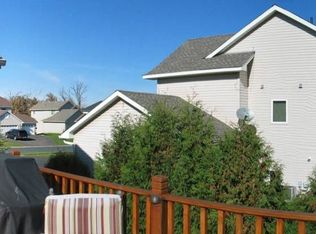 11735 N Meadow Curv, Lindstrom, MN 55045