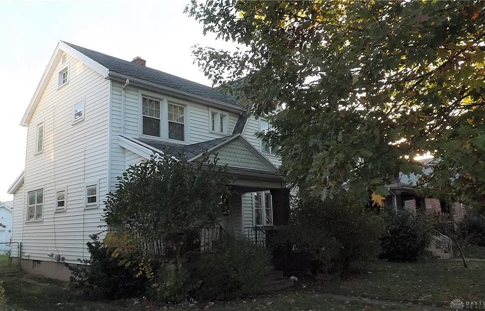 1st image of 3604 E 3rd St