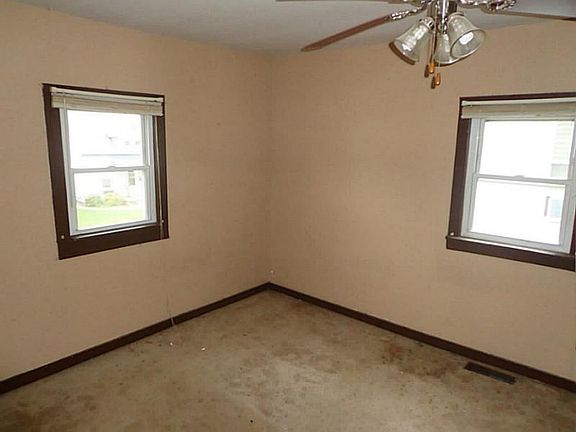 4th image of 131 Washington Ave