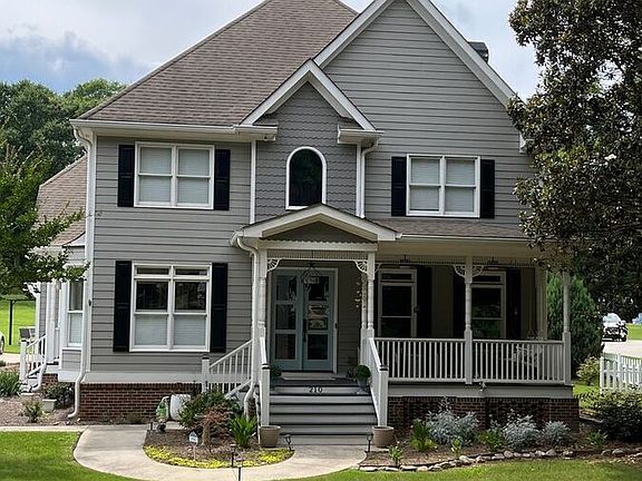 4th image of 210 Mackenzie Ln