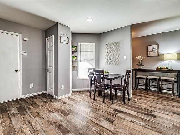 3rd image of 4509 Mountain Oak St