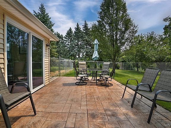 3rd image of 115 Mitchell Dr