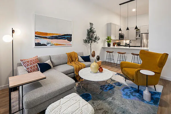 Living & Kitchen