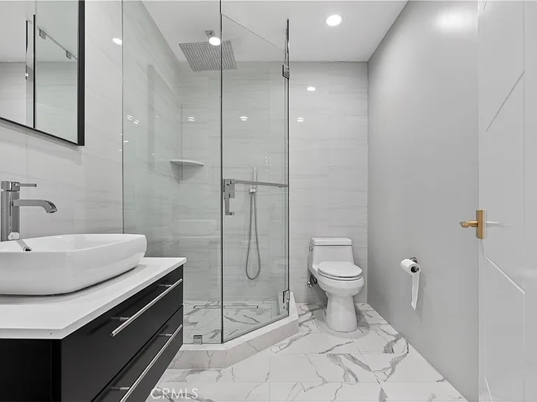 10510 Helendale Ave — Photo 29