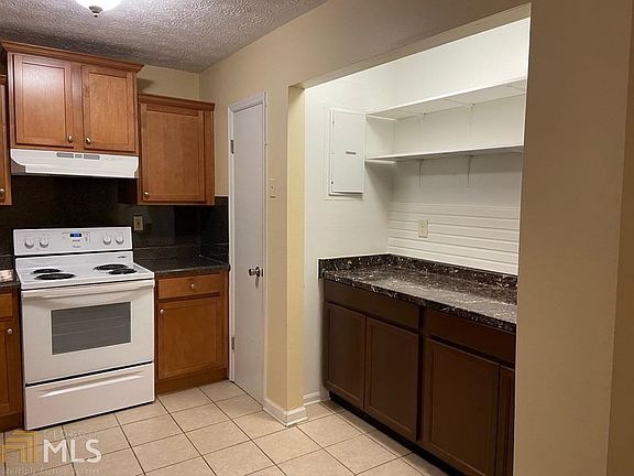 2nd image of 1676 Harvest Dr