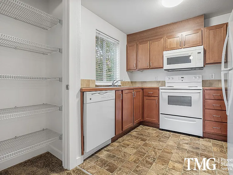 1017 SE 12th Ave — Photo 208