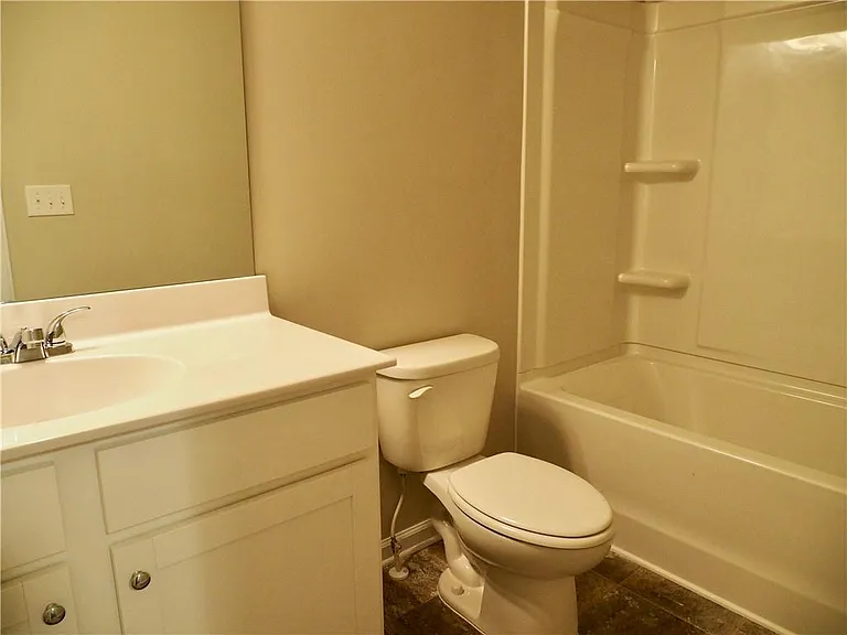 30 Laurel Dr E — Photo 12