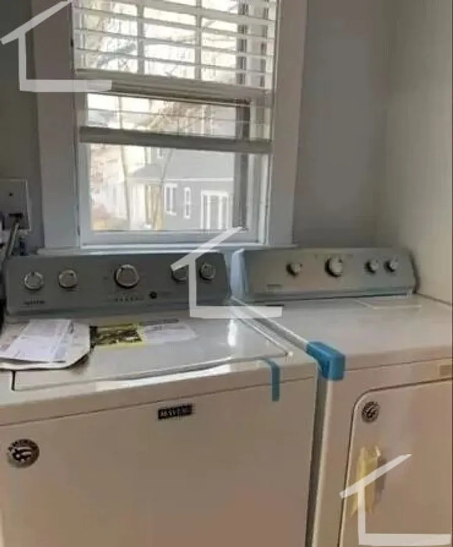 Large 4 bed in Brookline — Photo 4