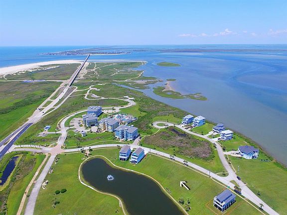 Beautiful bay views in Pointe West!
