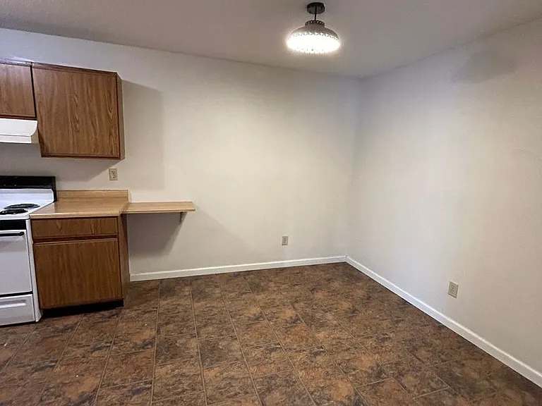280 Apple Tree Ct #8 — Photo 4