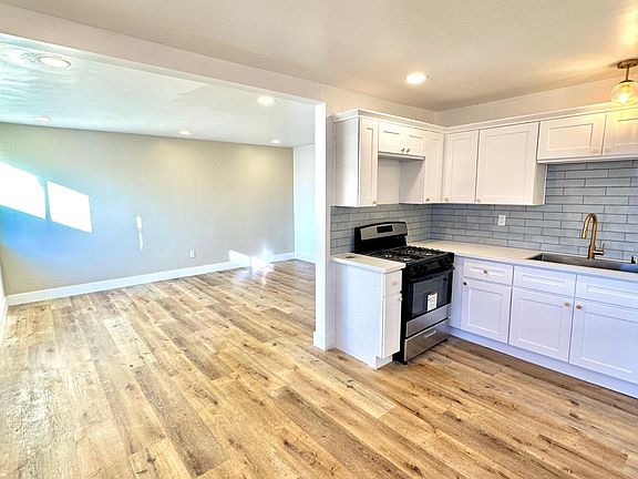 5th image of 157 N Roselake Ave #5