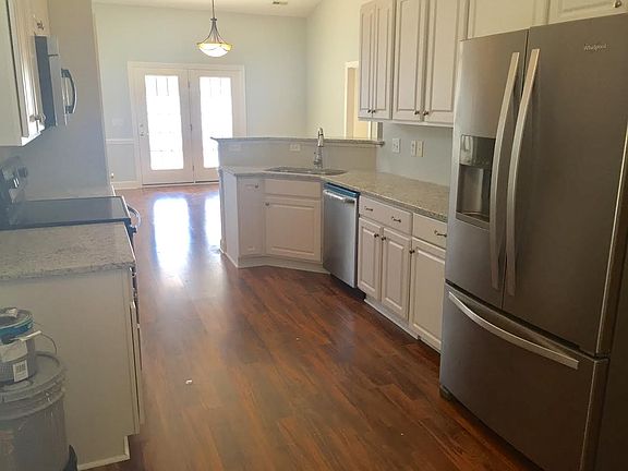 4th image of 2208 Yorkshire Dr