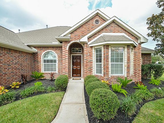 3rd image of 1601 Watson Dr
