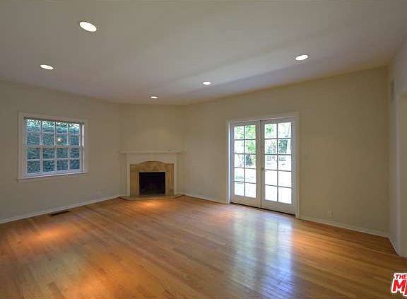 3rd image of 618 Walden Dr