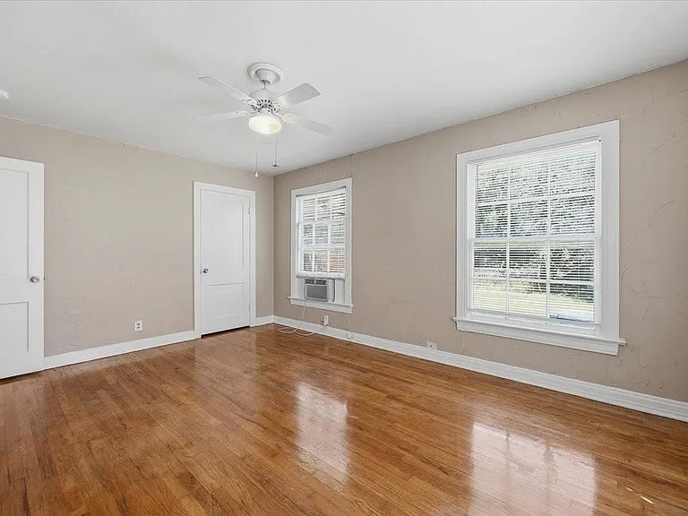 3908 Linden Ave — Photo 17