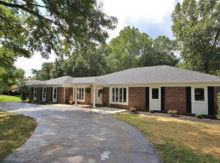 229 Magna Carta Dr, Saint Louis, MO 63141