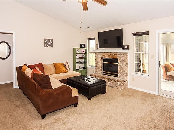 4th image of 2210 E Brandywine Ln