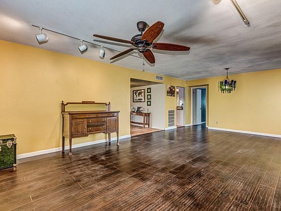 3rd image of 5004 W Jo Ann Cir
