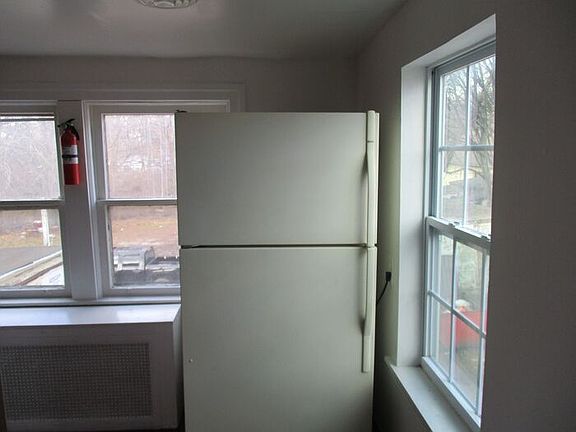 5th image of 1009 Markley St #4R
