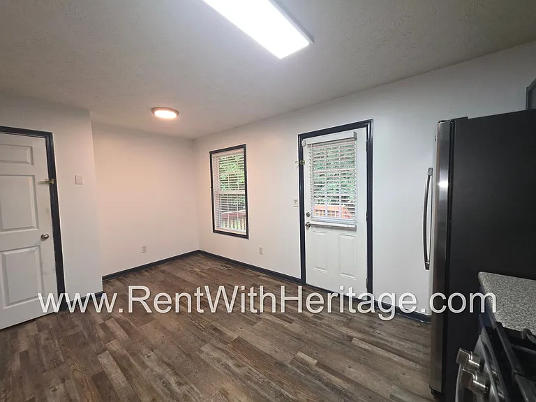 1550 Cedar Hl — Photo 18